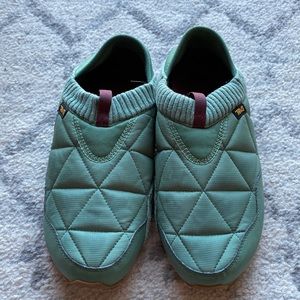 Teva ReEMBER Slipper/Sneaker Size 11 Women’s